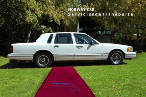 Juli&aacute;n S&aacute;nchez Anuncios gratis para novios en Rancagua |  Arriendo de autos para novios, eventos, graduaciones,cumplea&ntilde;os, etc., Lincoln Town Car Signature un cl&aacute;sico de lujo...