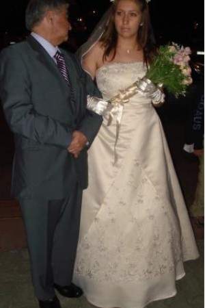 RAFFAELLA H. BARTOLOMEI Anuncios gratis para novios en La Florida |  VESTIDO DE NOVIA EXCLUSIVO HERMOSO $150.000, VENDO VESTIDO DE NOVIA EXCLUSIVO TALLA 38-40 $150000