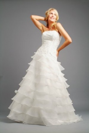 PAC Anuncios gratis para novios en Las Condes |  Impecable y Hermoso Vestido de Novia, Coleccion High Bride, Punto Clave