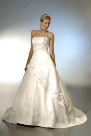 Consuelo Pinto Gonzalez Anuncios gratis para novios en Santiago |  Vendo Hermoso Vestido de novia 44-46, Usado Abril 2010 Impecable Santiago