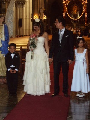 Mariela Nu&ntilde;ez Anuncios gratis para novios en Providencia |  Arriendo vestido de novia, Maravilloso y sencillo vestido de novia
