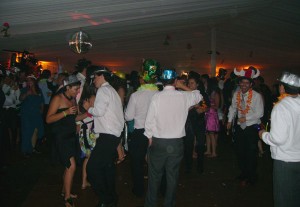 Primercorte Producciones Anuncios gratis para novios en Santiago |  Iluminaci&oacute;n y M&uacute;sica Para Eventos: Matrimonios, Fiestas de Gradiaci&oacute;n..., Primercorte Producciones: Iluminaci&oacute;n y M&uacute;sica - Dj, Amplificaci&oacute;n, Sonido.