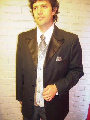 Eduardo C Anuncios gratis para novios en Maip&uacute; |  Trajes Novios Abrac, Arriendo trajes variedad de tallas a medida y modelos