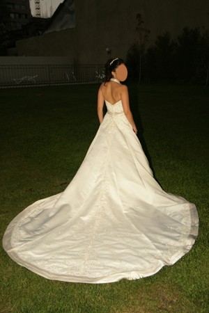 BETSABE MORALES Anuncios gratis para novios en Santiago |  HERMOSO VESTIDO DE NOVIA MORI LEE, CON PRECIOSA COLA