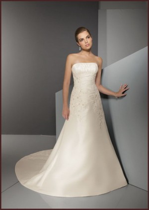 Veronica Anuncios gratis para novios en Providencia |  MARAVILOSO VESTIDO DE NOVIA /MORI LEE MOD. NOML 674/ EN 300.000 MIL, HERMOSO CALSE Y REALZA LA FIGURA, CINTURA, COLOR IVORY/PLATA TALLA 38-40