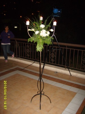 MAURICIO ROJAS Anuncios gratis para novios en Santiago |  CAMINOS DE LUZ, ARREGLOS FLORALES, RAMOS NOVIA, DESPACHO DOMICILIO, CENTROS DE MESA, ATRILES, PEDESTALES, ARCO DE FLORES