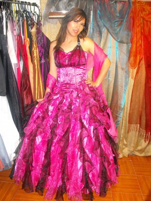 marcela mu&ntilde;oz Anuncios gratis para novios en La Reina |  ARRIENDO VESTIDOS MADRINAS DE MATRIMONIOS FIESTAS QUINCEA&Ntilde;ERAS 800 VESTIDOS, ATENDEMOS TODA LA SEMANA , INTERESADAS AGENDAR VISITA 2736368
