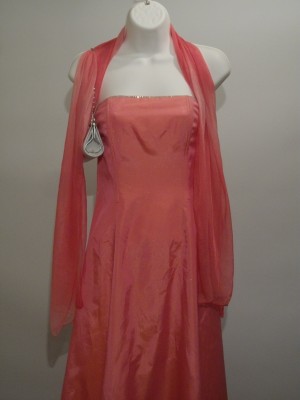 lina Anuncios gratis para novios en La Cisterna |  arriendo vestidos de fiesta, par 14 avda la florida 