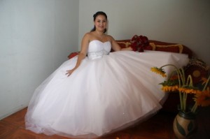 Carolina Vergara Anuncios gratis para novios en La Florida |  Vestido de Novia, Arriendo