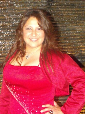marcela mu&ntilde;oz Anuncios gratis para novios en La Reina |  ARRIENDO VESTIDOS 15 A&Ntilde;OS FIESTAS TENGO 800 VESTIDOS TODOS IMPORTADOS , TENEMOS MUCHA VARIEDAD   EN TELAS MODELOS COLORES ESTILOS Y TALLAS!2736368