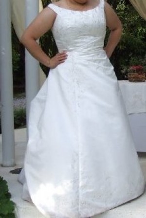 Paula Torres Anuncios gratis para novios en Santiago |  Vestido de novia talla 50, una sola postura 