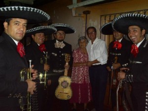 johnny luis Anuncios gratis para novios en Pudahuel |  en tu matrimonio mariachis,serenatas,charros, mariachi sal y tequila, 4mariachis x $ 50.000. serenatas en todo santiago charros. 6388358