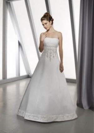 JENNIFER SILVA Anuncios gratis para novios en Maip&uacute; |  VENDO ELEGANTE VESTIDO DE NOVIA, MARCA MORI LEE, ESTRAPEL, COLA LARGA, COLOR BLANCO PERLA $300.000