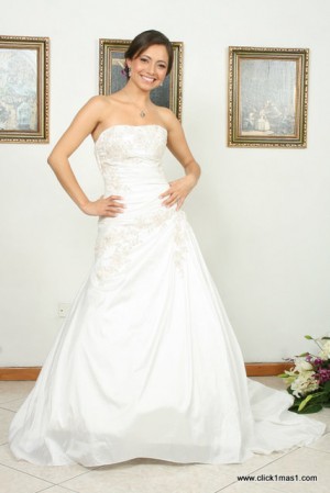 Juana Gracia Fuchs Anuncios gratis para novios en &Ntilde;u&ntilde;oa |  El Vestido de Novia, vestido de novia usado