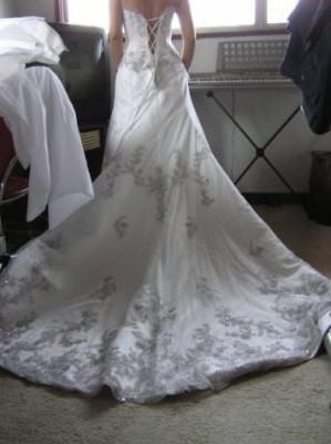 Macarena Anuncios gratis para novios en La Reina |  Remato lind&iacute;simo vestido de novia, importado