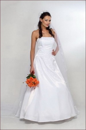 ANDREA GONZALEZ  Anuncios gratis para novios en Puente Alto |  VESTIDO EN $40.000 NO TE ARREPENTIRAS, Vestido de la Casa blanca modelo Analia T 38-40 Blanco