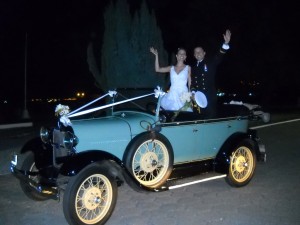 MARIO TIMA PECCHI Anuncios gratis para novios en Concepci&oacute;n |  ARRIENDO BURRITA DESCAPOTABLE CON CHOFER PARA MATRIMONIOS CONCEPCION , ORIGINAL AUTO ANTIGUO 1929 DESCAPOTABLE ARRIENDO CON CHOFER PARA BODAS