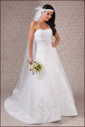 Alondra Vasquez Anuncios gratis para novios en La Florida |  Arriendo vestido hermosisimo y muy elegante para tu boda so&ntilde;ada, impecable , Arriendo vestido HERMOSISIMO  te veras hermosa como yo luci en mi boda 