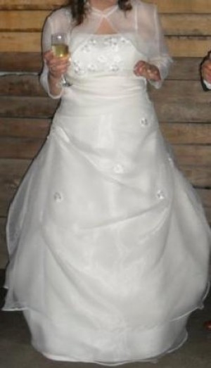 Pilar Aldunate Anuncios gratis para novios en Santiago |  Vestido Strapless, Talla 46, color Ivory