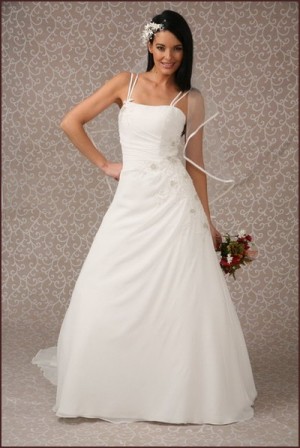 Paula Anuncios gratis para novios en Huechuraba |  VENDO HERMOSO VESTIDO DE NOVIA DE LA CASA BLANCA, H COLLECTIONS A&Ntilde;O 2010 TALLA 42