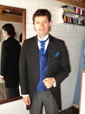 Eduardo Anuncios gratis para novios en Maip&uacute; |  Trajes de novios chaquet, Chaquet desde talla 40 a la 60