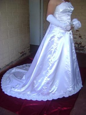 SOLEDAD ACU&Ntilde;A Anuncios gratis para novios en Maip&uacute; |  **ARRIENDO VESTIDO DE NOVIA BLANCO IMPECABLE TALLA 40**, **ES DE LA CASA BLANCA,INCLUYE FALSO, GUANTES,ACCESORIO PARA EL PELO**