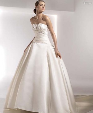 Maria Jose Espina Anuncios gratis para novios en Huechuraba |  Vende vestido de novia pronovia , Vestido y velo espa&ntilde;ol
