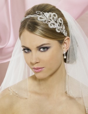 FASHIONEMERGENCY Anuncios gratis para novios en Providencia |  FASHIONEMERGENCY BELLEZA,VESTUARIO Y ACCESORIOS TODO EN UN SOLO LUGAR, TOCADOS Y TIARAS