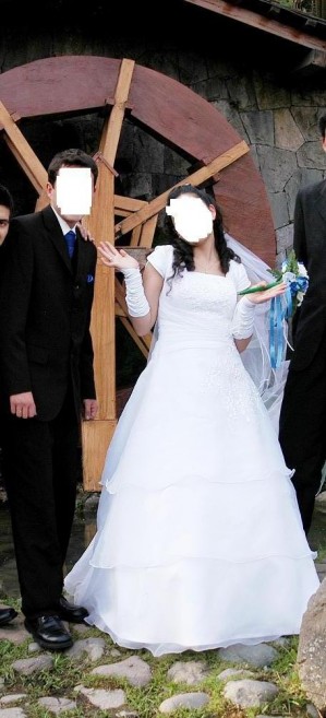 VENTA VESTIDO DE NOVIA USADO + VELO INCLUIDO Anuncios gratis para novios en Santiago |  VENTA VESTIDO NOVIA CON BORDADOS M&Aacute;S VELO A $150.000.-, VENTA VESTIDO DE NOVIA USADO 