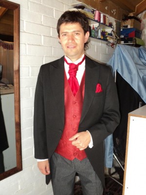 Eduardo Anuncios gratis para novios en Maip&uacute; |  Trajes Bodas novio, Trajes a medida novio