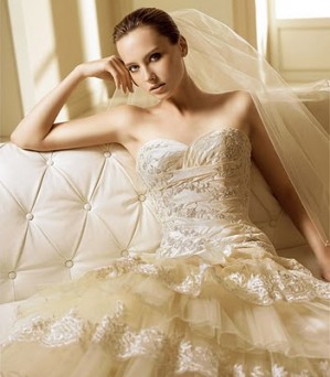 Evelyn Izquierdo Anuncios gratis para novios en Las Condes |  Chic to Chic novias, Arriendo vestidos Pronovias, La Sposa, San Patrick, etc.