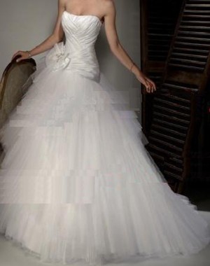 Rosa Mar&iacute;a Vega Anuncios gratis para novios en &Ntilde;u&ntilde;oa |  AROMABODAS, Hermosos vestidos de novia nuevos importados