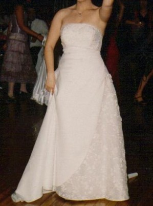 Eva Debia Anuncios gratis para novios en Santiago |  IMPERDIBLE: Vendo vestido de novia strapless talla 42 en $100.000, Comprado en La Casa Blanca en $270.000