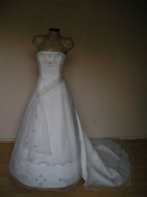 Carmita Anuncios gratis para novios en &Ntilde;u&ntilde;oa |  Vendo hermoso vestido de novia strapless, con cristales Swarosvki