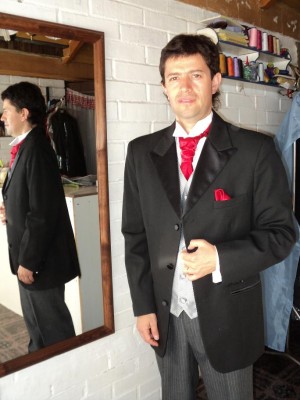 Eduardo Anuncios gratis para novios en Maip&uacute; |  Sastreria abrac, Sastreria novio 