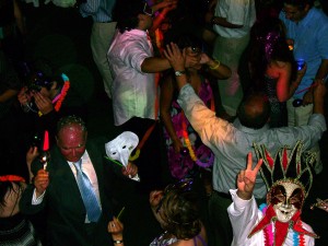 Primercorte Producciones Anuncios gratis para novios en Santiago |  Iluminaci&oacute;n Decorativa, Pista de Baile, Efectos, M&uacute;sica, Dj, Amplificaci&oacute;n., M&uacute;scia, Iluminaci&oacute;n Eventos, Matrimonios, Empresas, Fiestas, Cumplea&ntilde;os....
