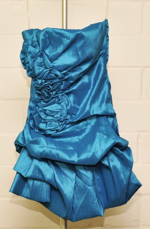 Soffy Anuncios gratis para novios en Santiago |  HERMOSO VESTIDO JUVENIL COLOR TURQUESA, TOTALMENTE NUEVO SIN USO