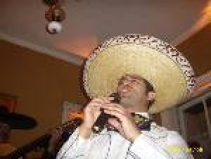 Rene Martinez Anuncios gratis para novios en Santiago |  dia de la madre con mariachis., con flores y precios muy bajos.
