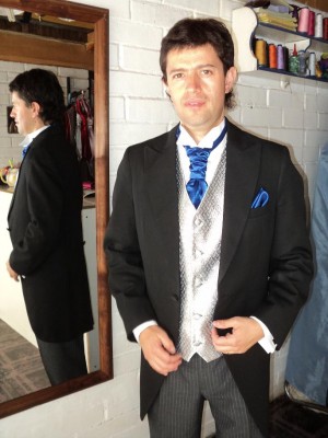 Eduardo Anuncios gratis para novios en Maip&uacute; |  Trajes para bodas, Sastreria novios