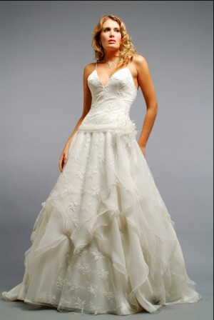 Natalia L&oacute;pez Anuncios gratis para novios en Las Condes |  Vestido de Novia 1 Uso, como Nuevo! $400.000 (Precio ref. $900.000), Talla 36-38, S. Incrustaciones de cristales Swarovski