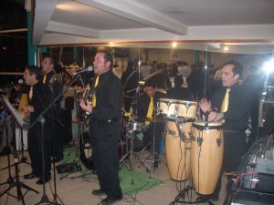 CHRISTIAN VERA Anuncios gratis para novios en Santiago |  ORQUESTA TROPICAL PARA EVENTOS BANDA SHOW, GRUPOS MUSICALES