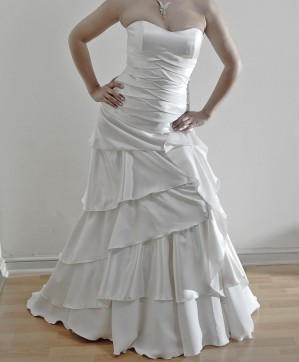 Paz Anuncios gratis para novios en Santiago |  Vendo Vestido de Novia, Elegante dise&ntilde;o, excelente estado