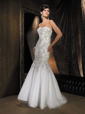 Fernanda Barrera Anuncios gratis para novios en Santiago |  Vestido sirena bordado en pedrer&iacute;a, Vestido Allure Bridals talla 38