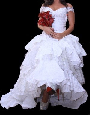 Sol Anuncios gratis para novios en Las Condes |  SE VENDE VESTIDO UNICO NOVIA , DISE&Ntilde;ADORA MACARENA PALMA