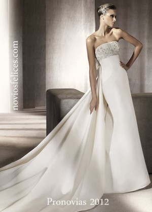 Macarena Palma Anuncios gratis para novios en Vitacura |  VESTIDO DE NOVIAS ESPA&Ntilde;OL PRONOVIAS MODELO 2012, Strapless, con cola incluido, pedrer&iacute;a