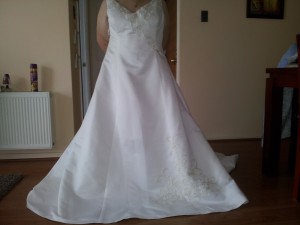 paula Anuncios gratis para novios en Las Condes |  vendo vestido de novia talla 54 color marfil, vestido de novia nuevo