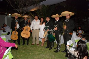 johnny luis Anuncios gratis para novios en Santiago |  en vivo la musica de mariachis sal y tequila, charros en vivo 02-6388358 / 7-6260519