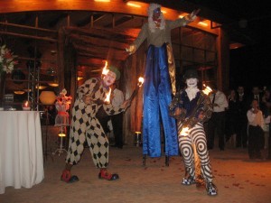 Alex Castillo Reyes Anuncios gratis para novios en Vitacura |  Entregamos cotill&oacute;n con personajes circoteatrales, Artemarket, Inolvidable, Puestas en escena Veneciana, Imaginario m&aacute;gico,Fuego,malabares de luz, Saxo