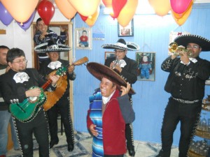 johnny luis Anuncios gratis para novios en Las Condes |  somos el mariachi sal y tequila de chile charros,serenatas, 4X$60.000. 02-6388358 / 7-6260519