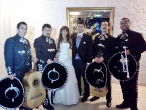 johnny luis Anuncios gratis para novios en Santiago |  novios y pololos dia del amor regala mariachis y serenatas, 4 X $60.000. sal y tequila 2-6388358 / 7-6260519